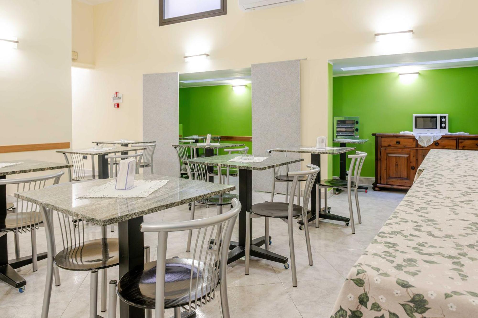 Hotel Posta - 3 Stars - Comfortable Stay In Ventimiglia Exterior foto