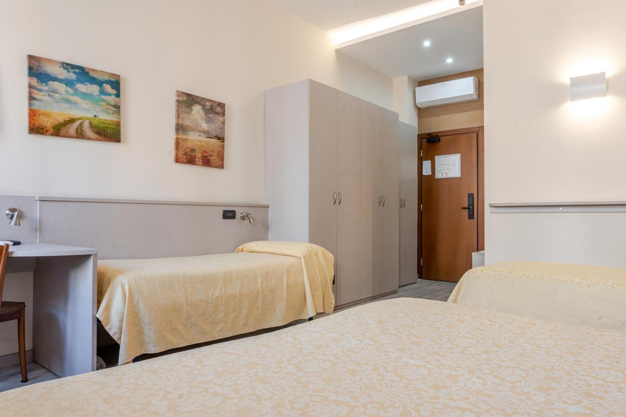 Hotel Posta - 3 Stars - Comfortable Stay In Ventimiglia Exterior foto