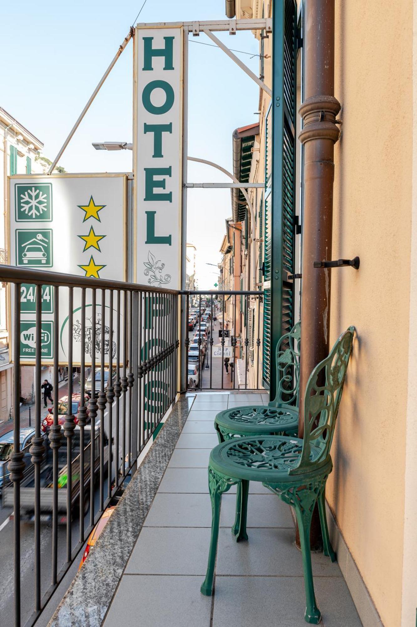 Hotel Posta - 3 Stars - Comfortable Stay In Ventimiglia Exterior foto