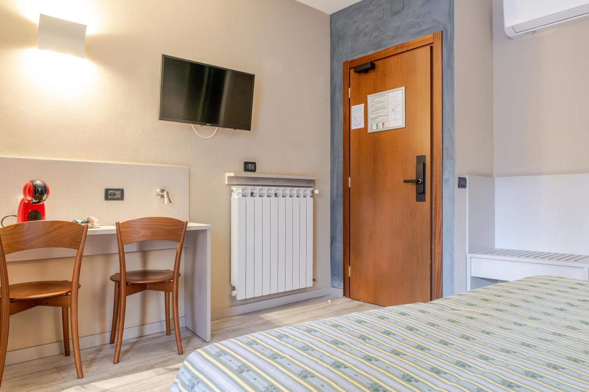 Hotel Posta - 3 Stars - Comfortable Stay In Ventimiglia Exterior foto