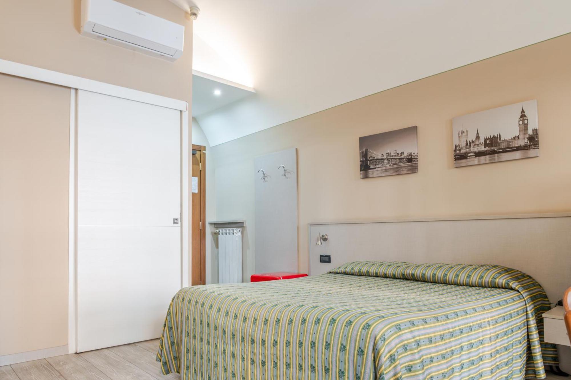 Hotel Posta - 3 Stars - Comfortable Stay In Ventimiglia Exterior foto