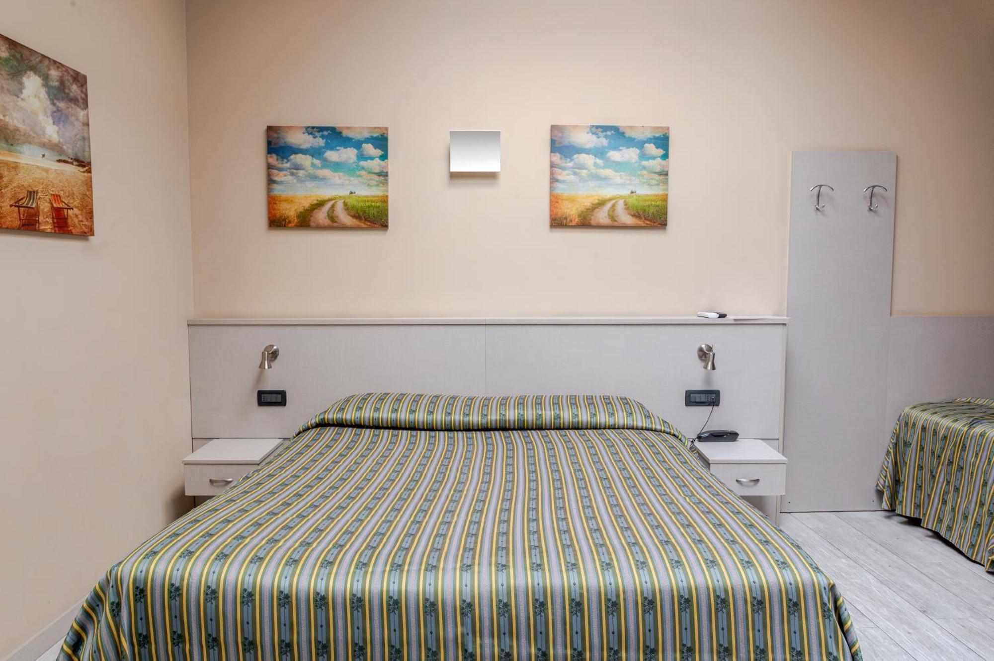 Hotel Posta - 3 Stars - Comfortable Stay In Ventimiglia Exterior foto