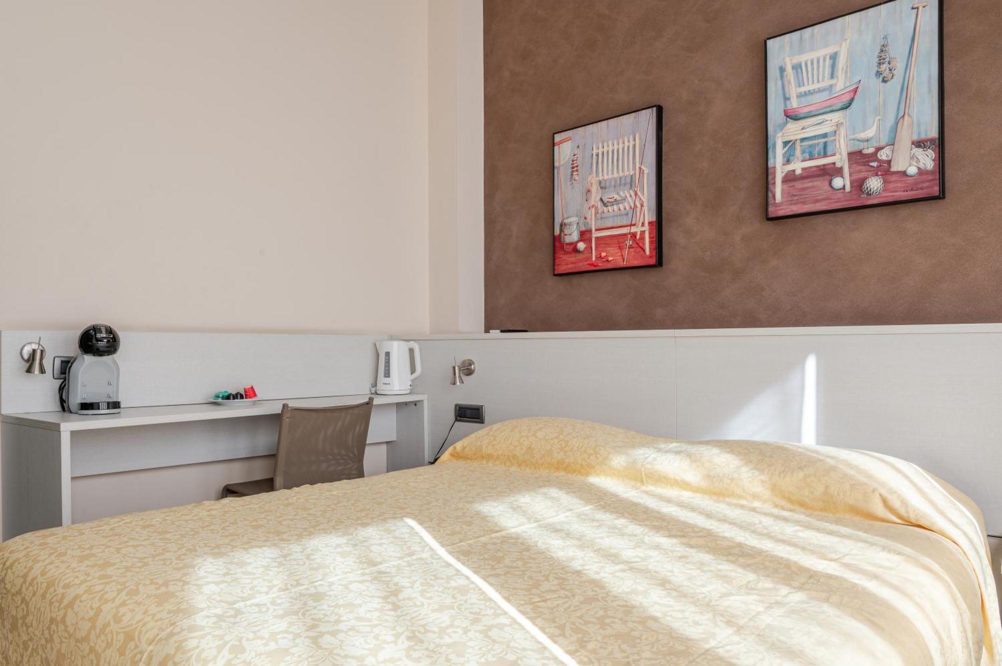 Hotel Posta - 3 Stars - Comfortable Stay In Ventimiglia Exterior foto