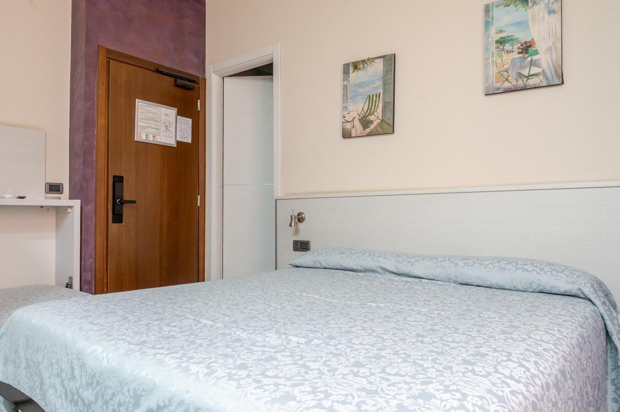 Hotel Posta - 3 Stars - Comfortable Stay In Ventimiglia Exterior foto